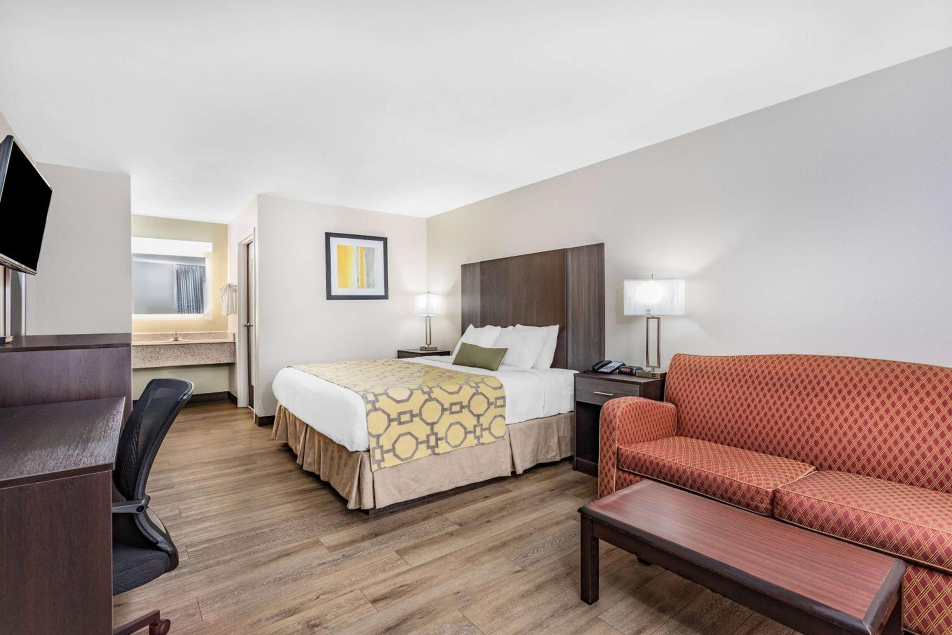 Baymont by Wyndham Midway Tallahassee photo 21