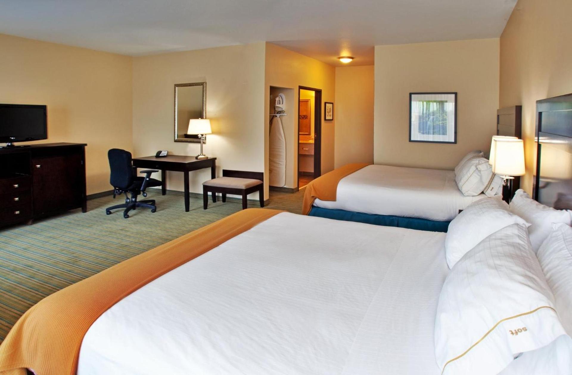 Holiday Inn Express- Waterloo/Cedar Falls by IHG photo 8