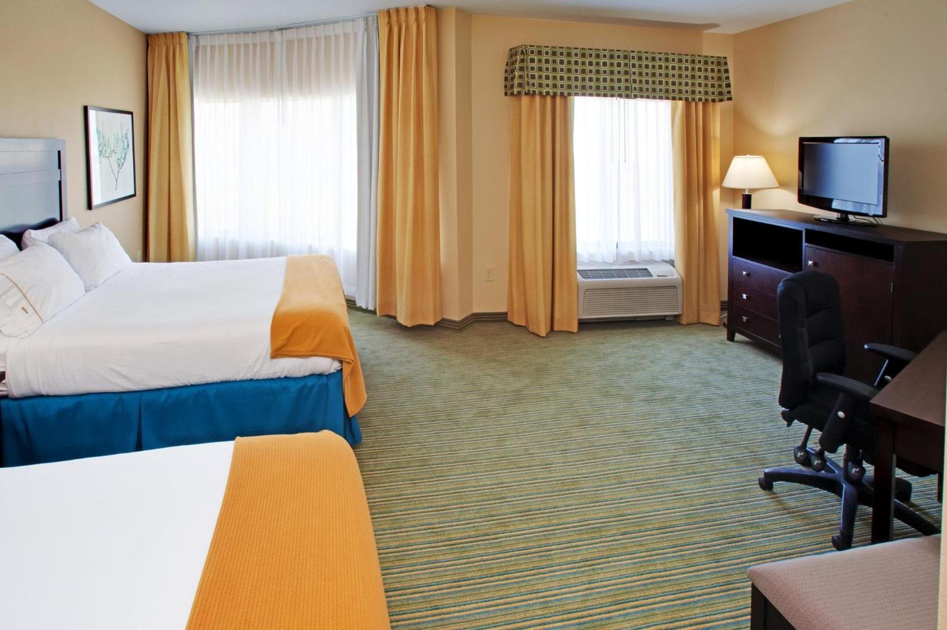 Holiday Inn Express- Waterloo/Cedar Falls by IHG photo 6