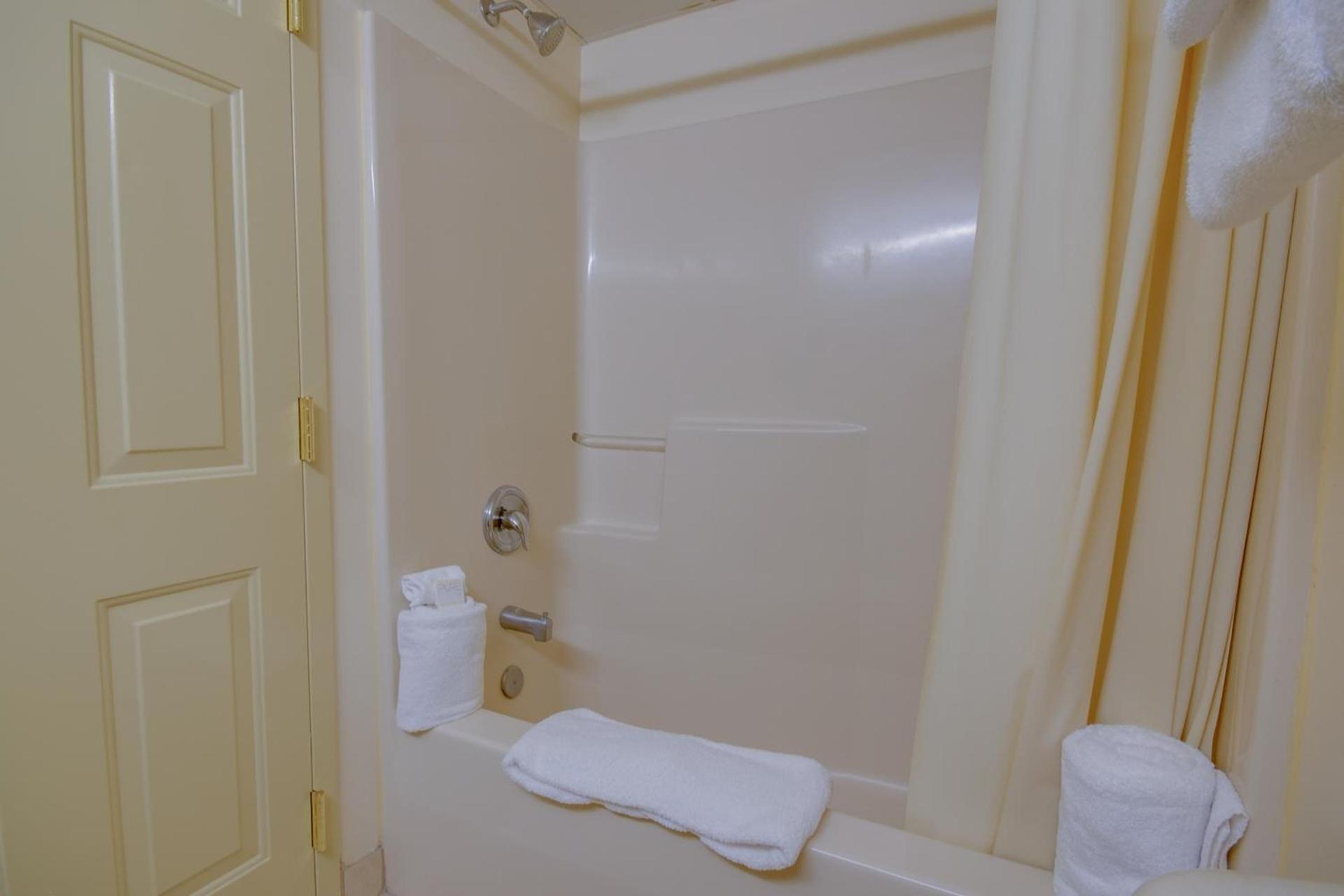 Grand Hotel Ocean City Oceanfront photo 30