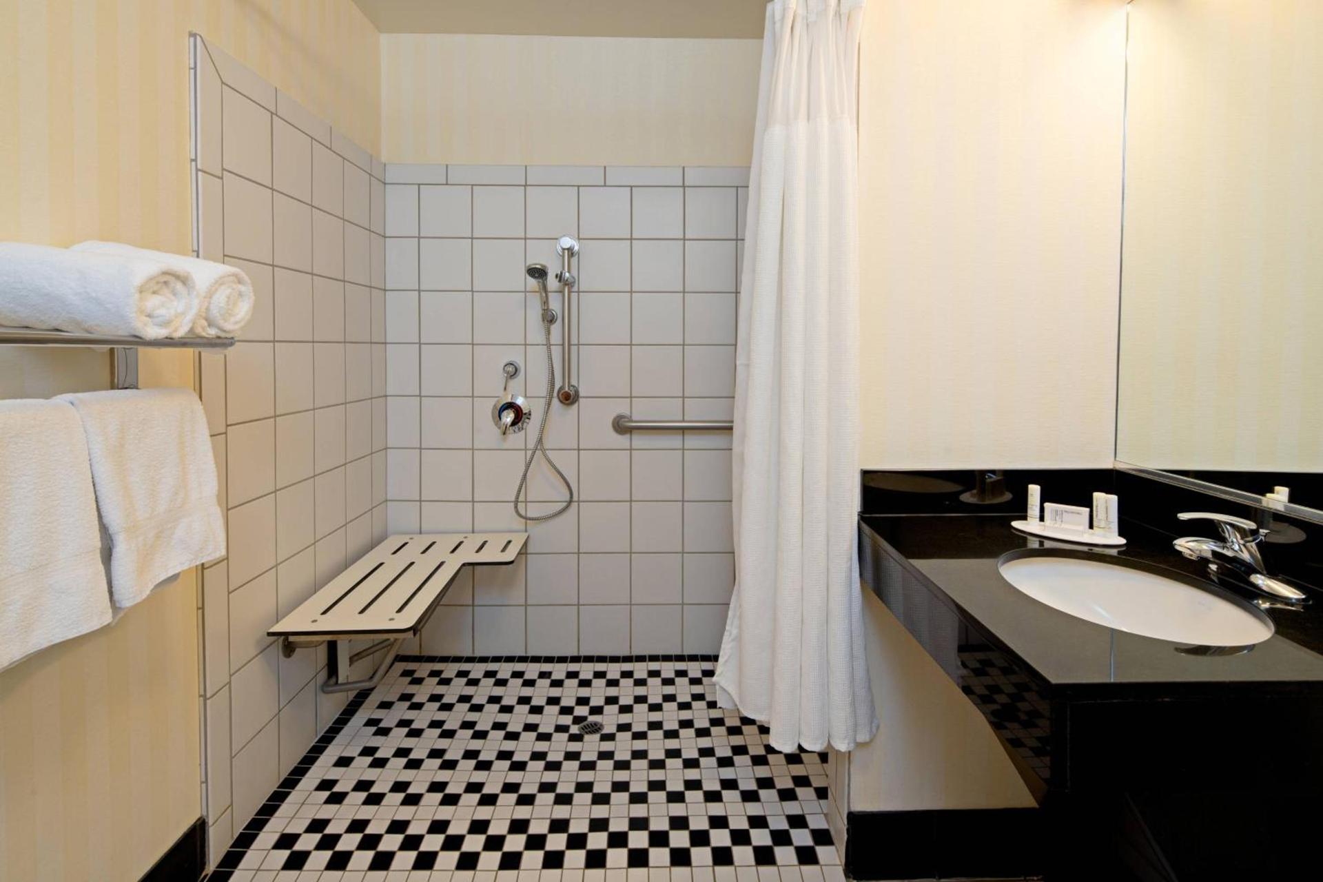Fairfield Inn & Suites - Los Angeles West Covina photo 8