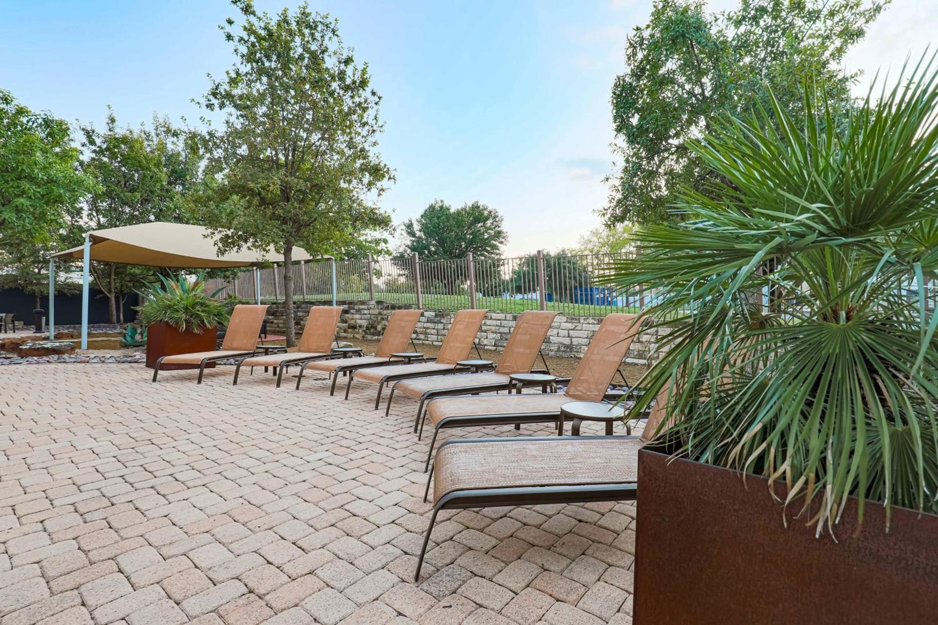 Courtyard Austin Airport photo 22