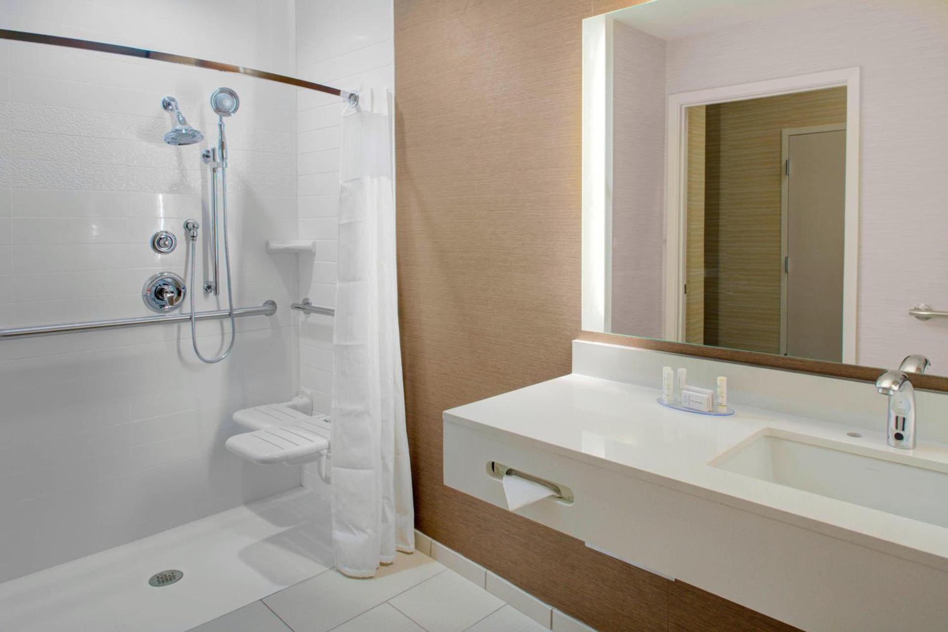 Fairfield Inn & Suites by Marriott Bakersfield North/Airport photo 9
