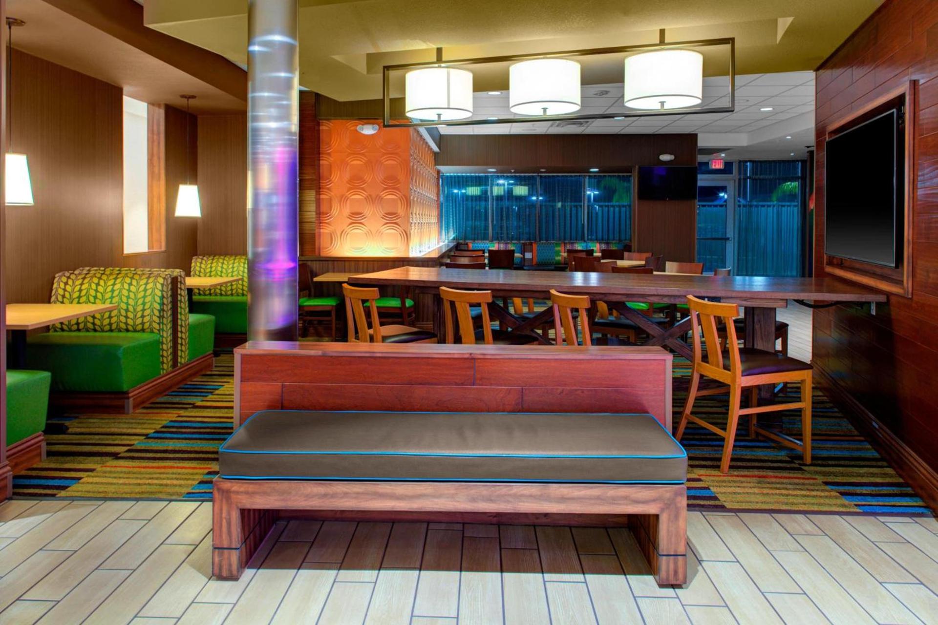 Fairfield Inn & Suites by Marriott Bakersfield North/Airport photo 21