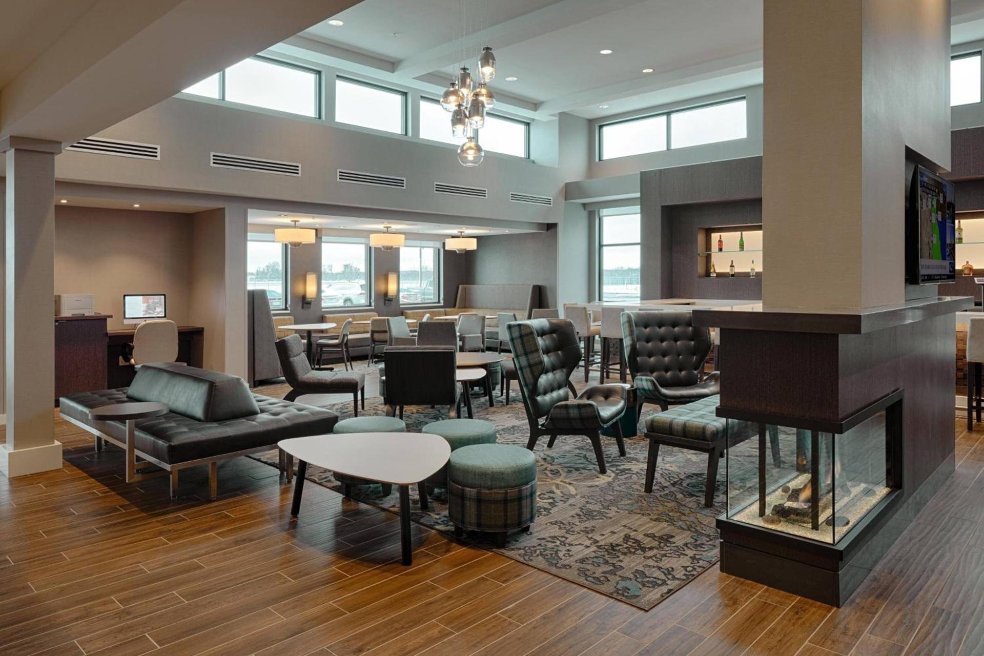 Residence Inn by Marriott Columbus Airport photo 4