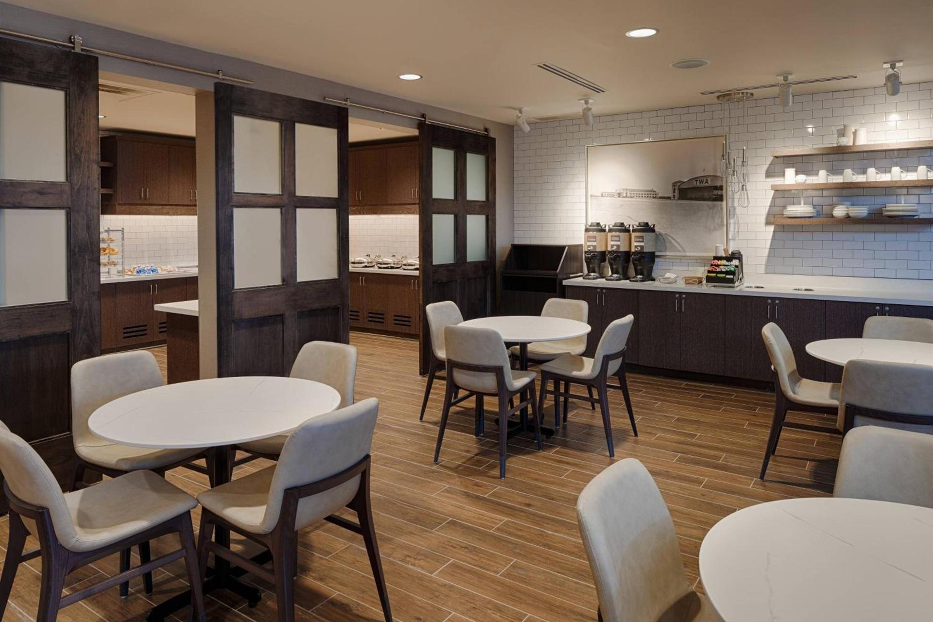 Residence Inn by Marriott Columbus Airport photo 27