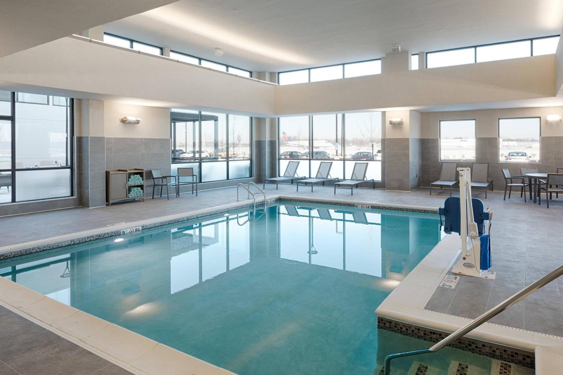 Residence Inn by Marriott Columbus Airport photo 31