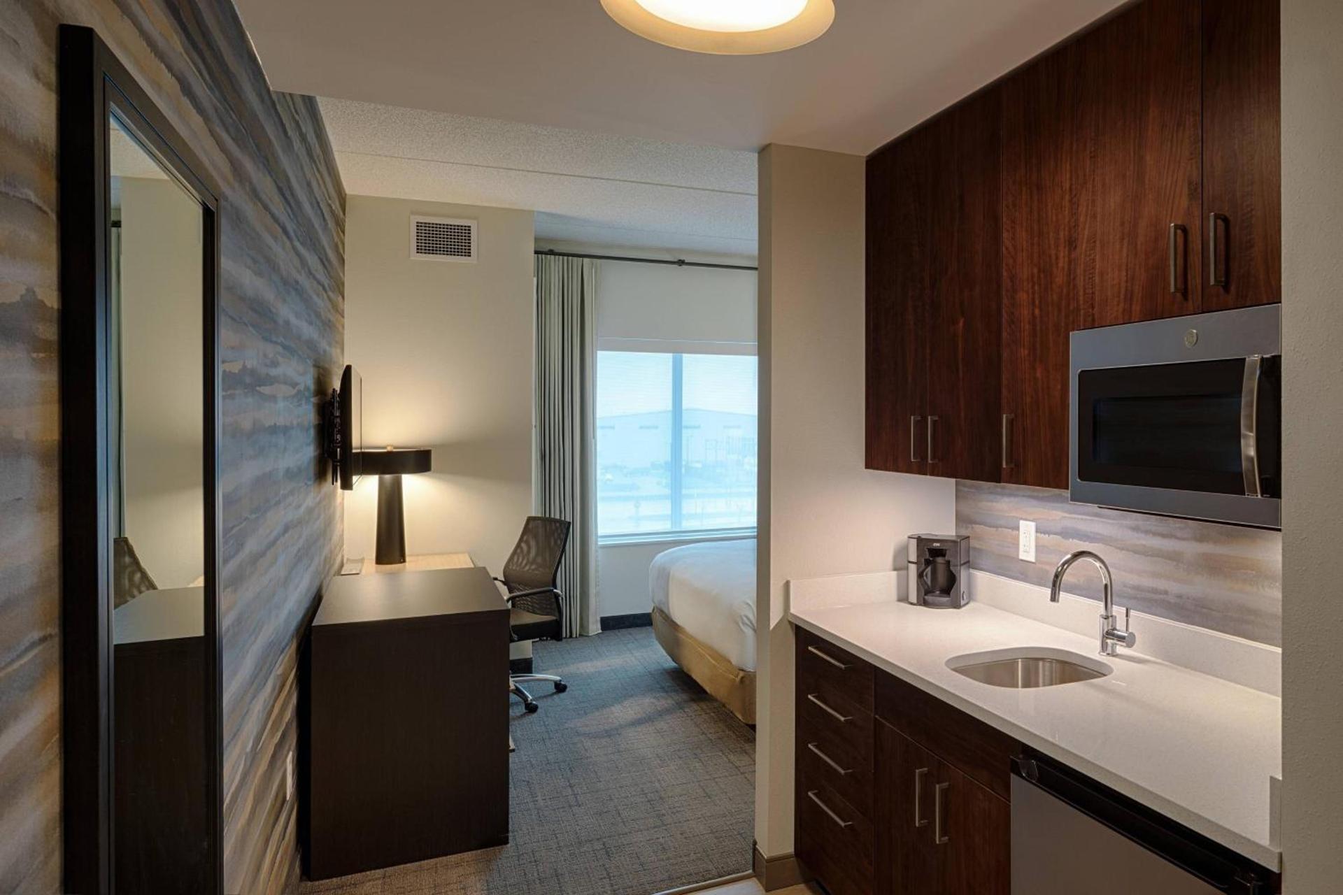 Residence Inn by Marriott Columbus Airport photo 11