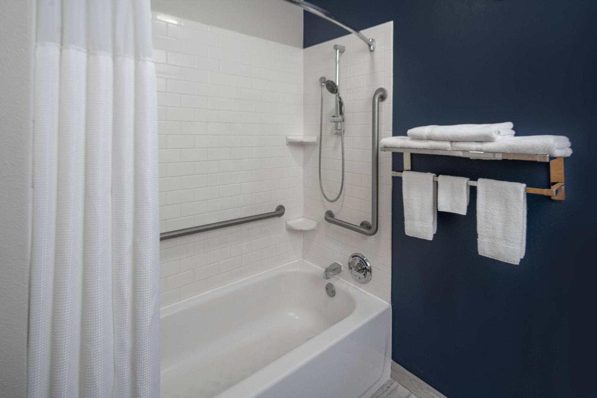 Fairfield Inn and Suites by Marriott Lake Charles - Sulphur photo 12