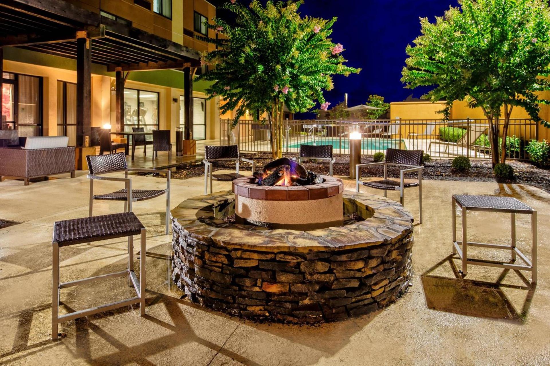 Courtyard by Marriott Troy photo 22