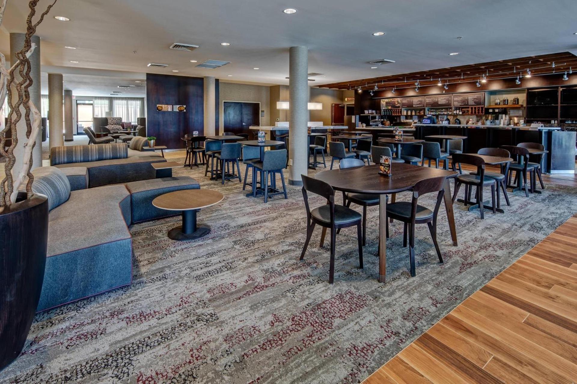 Courtyard by Marriott Troy photo 36