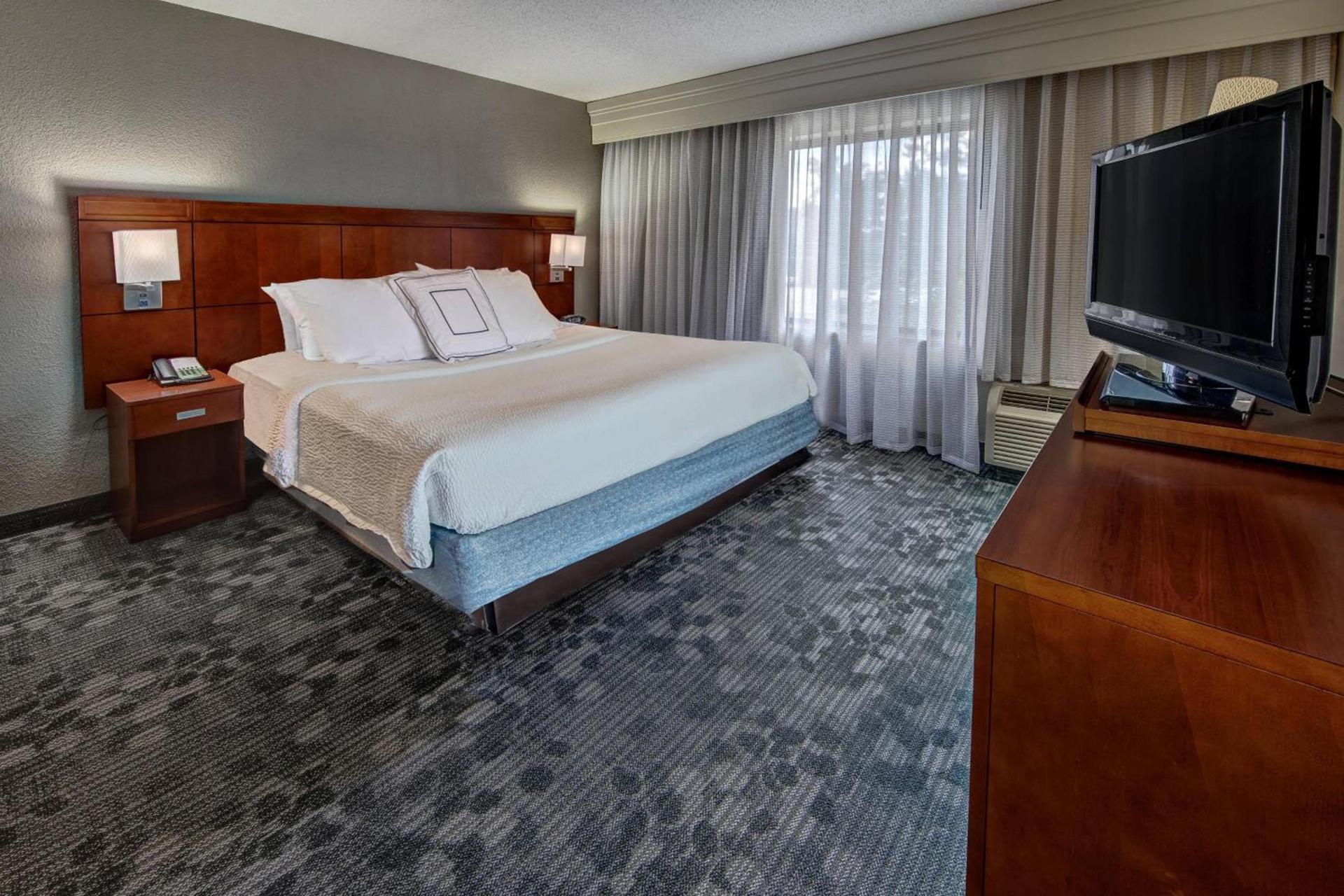Courtyard by Marriott Troy photo 10