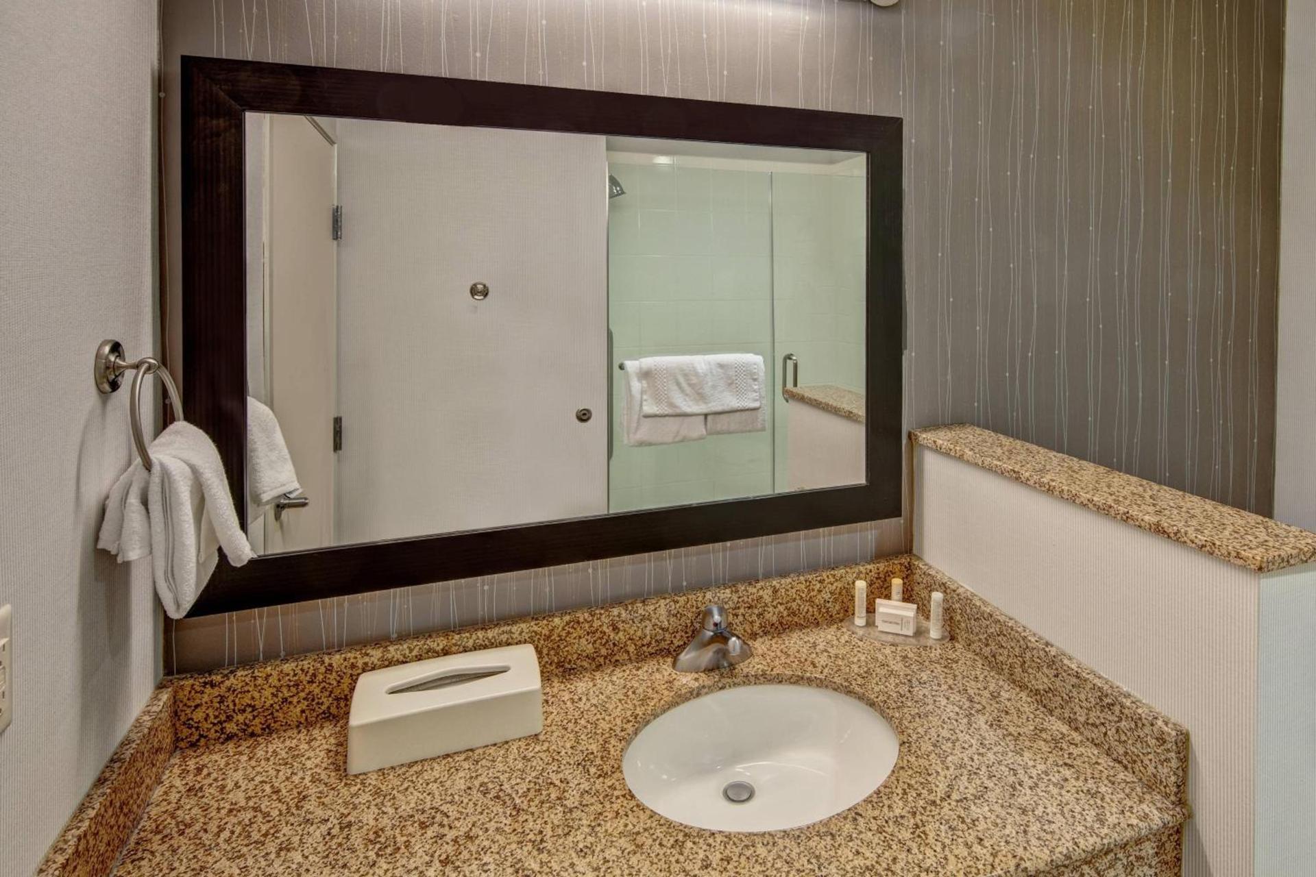 Courtyard by Marriott Troy photo 14