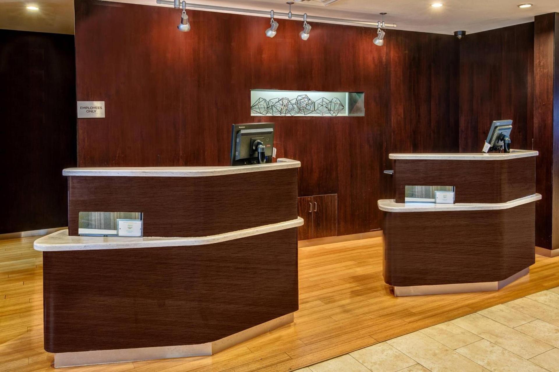 Courtyard by Marriott Troy photo 3