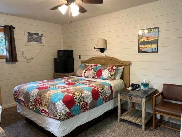 Little Bluff Inn photo 13