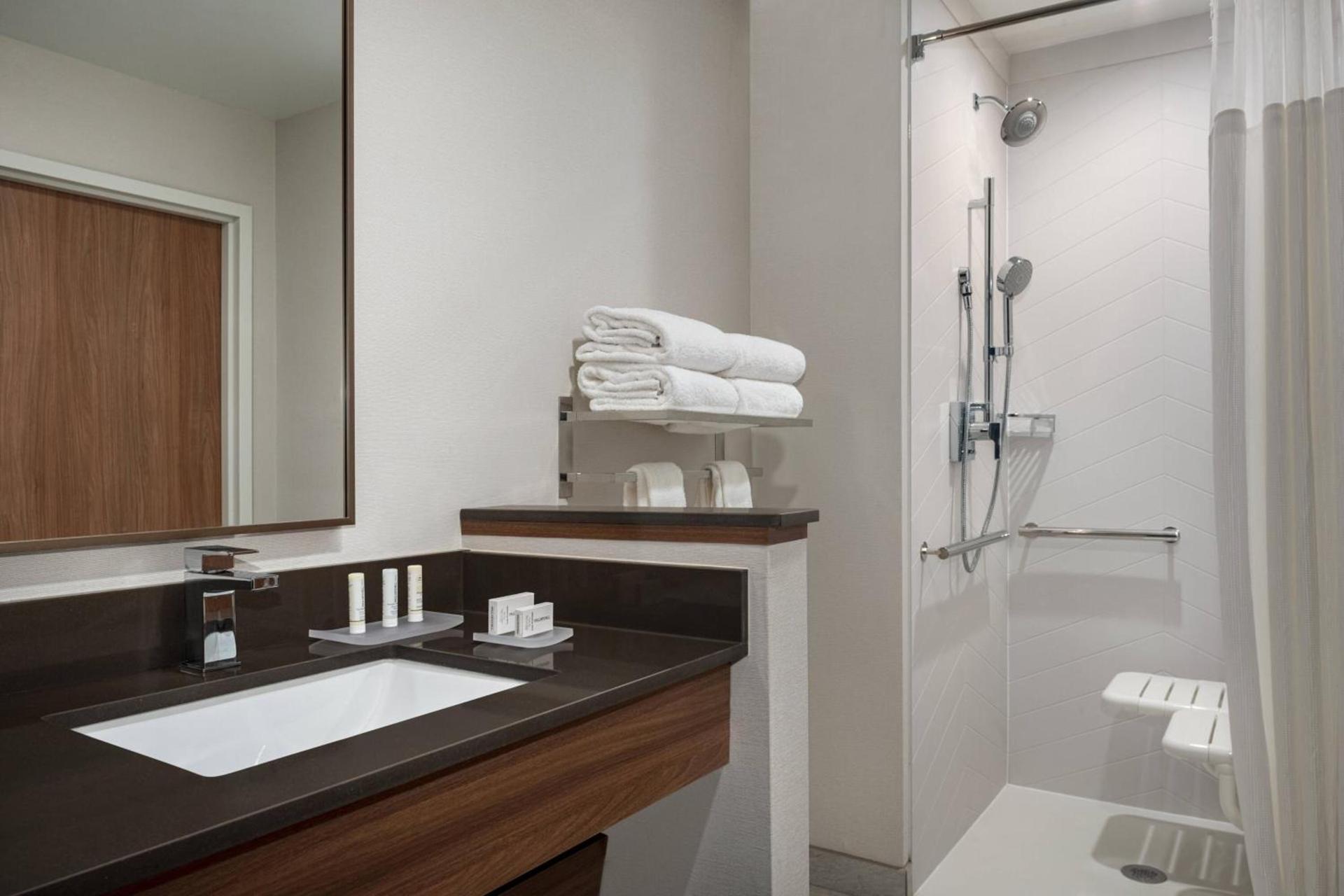 Fairfield Inn & Suites by Marriott Milwaukee West photo 10