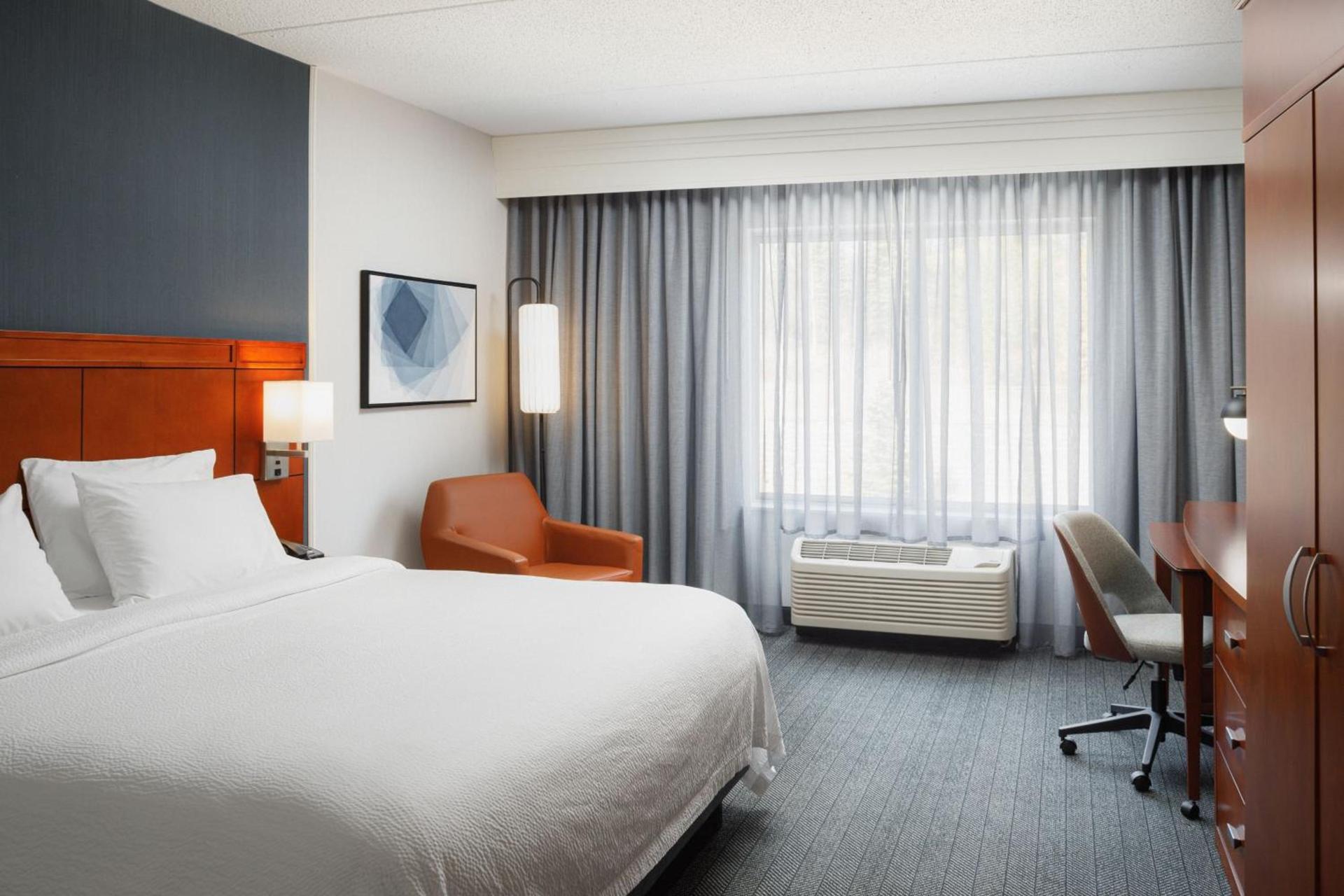Courtyard by Marriott Boone photo 9