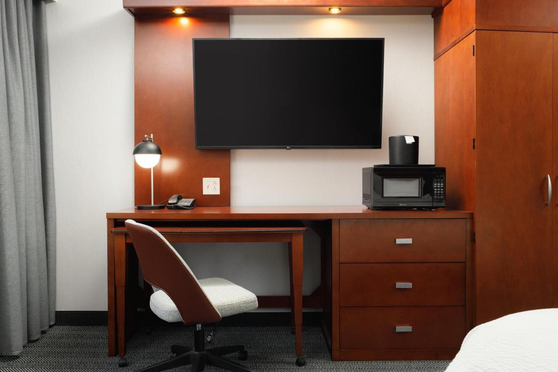 Courtyard by Marriott Boone photo 12