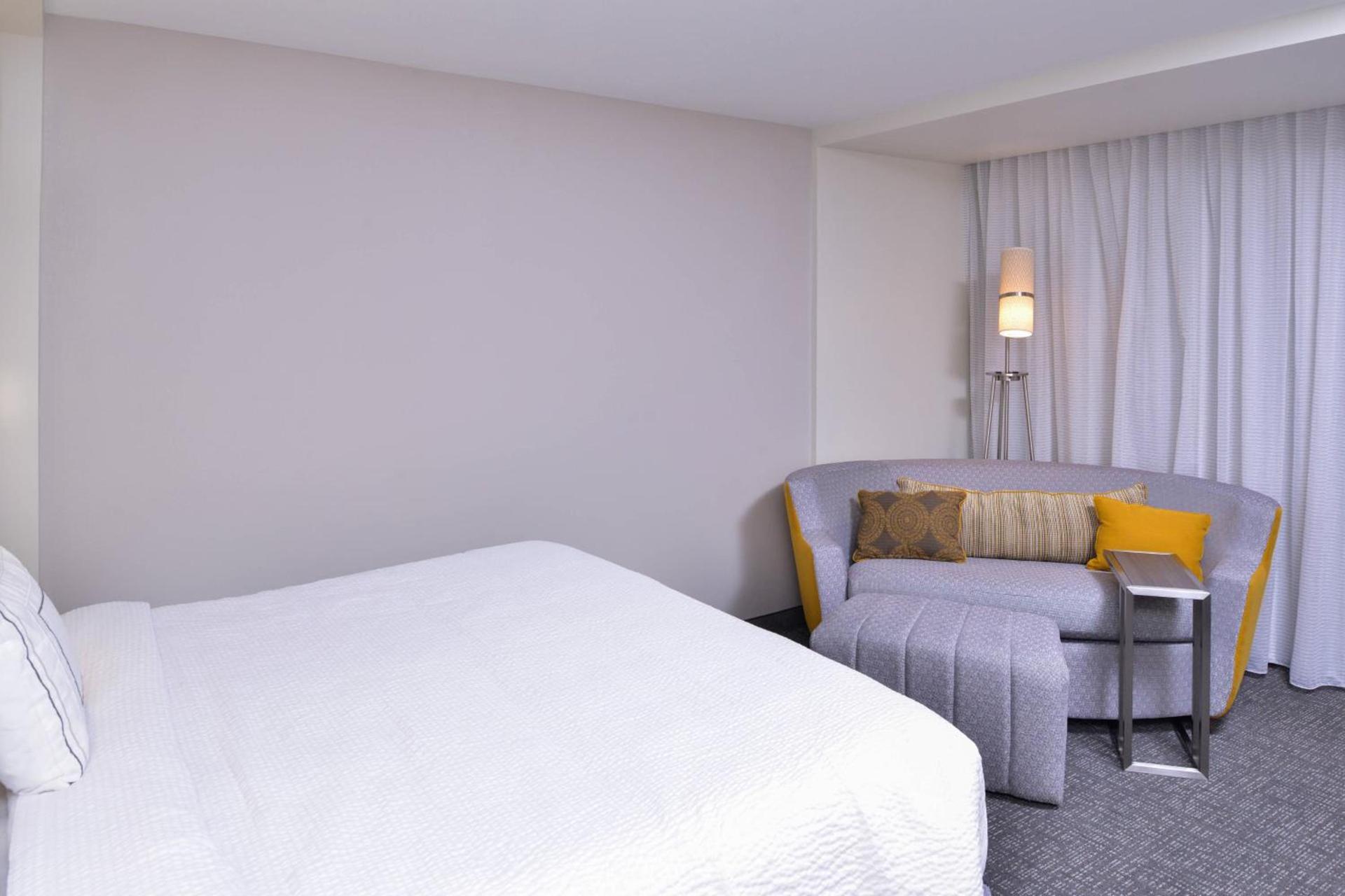 Courtyard by Marriott Columbus Grove City photo 16
