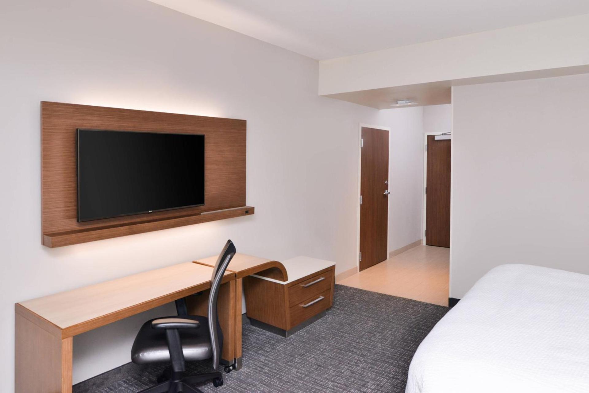 Courtyard by Marriott Columbus Grove City photo 20