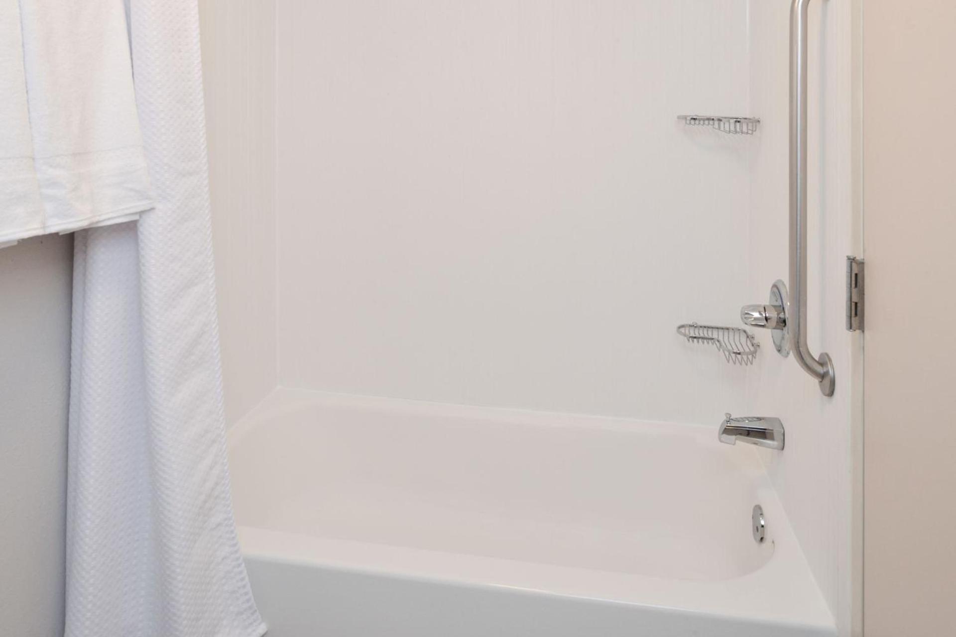 Courtyard by Marriott Columbus Grove City photo 22