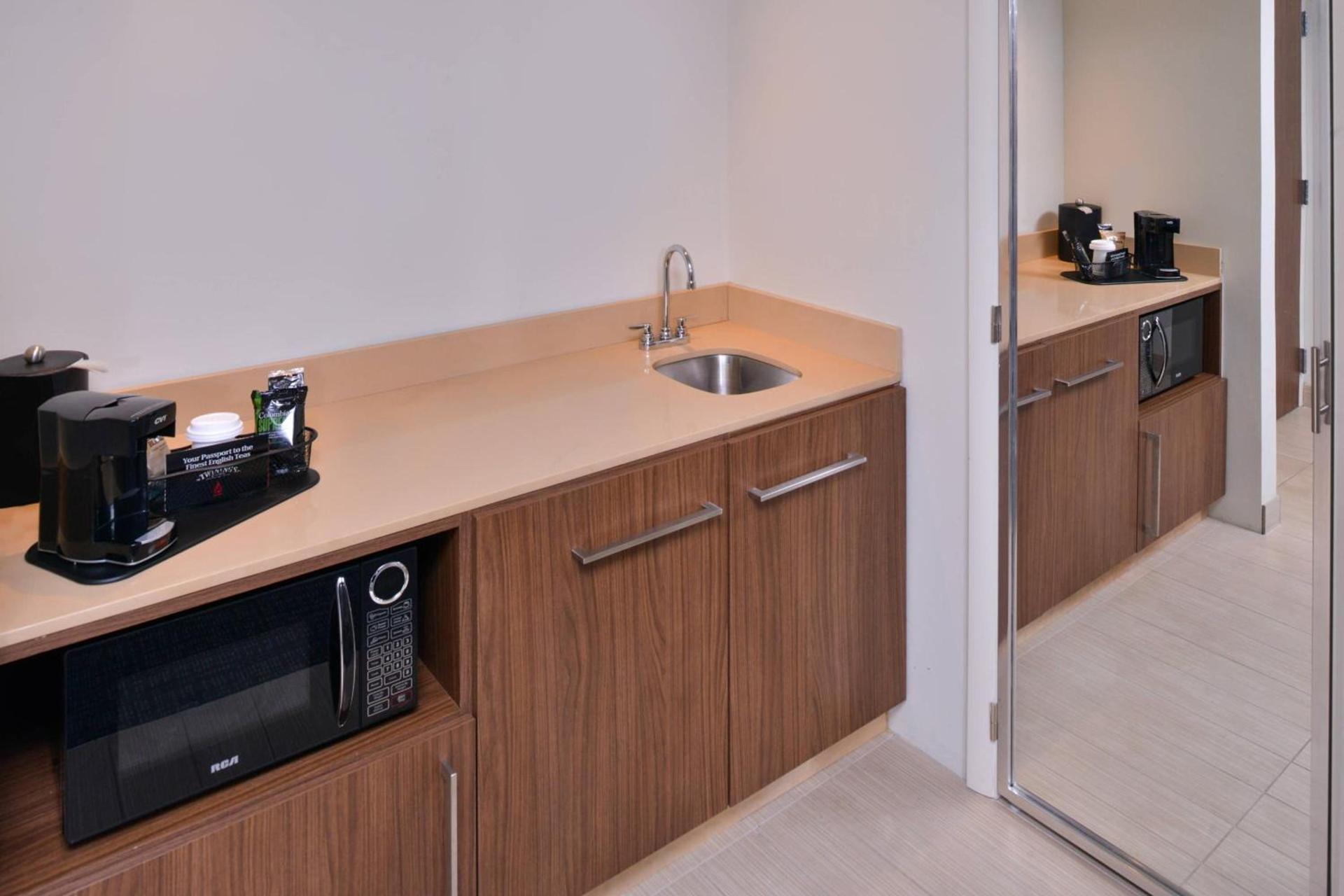 Courtyard by Marriott Columbus Grove City photo 31