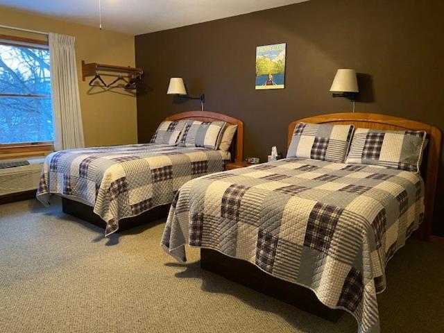Little Bluff Inn photo 9