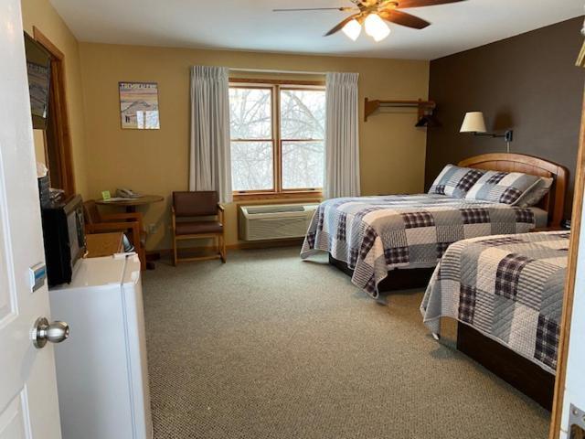 Little Bluff Inn photo 5