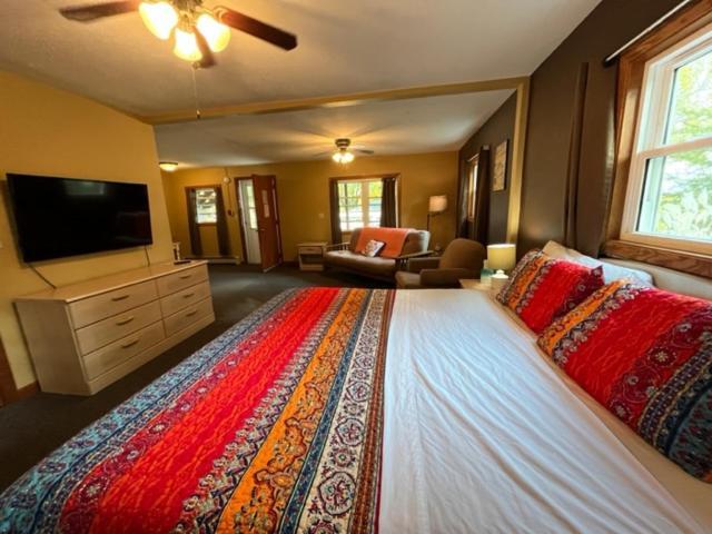 Little Bluff Inn photo 4