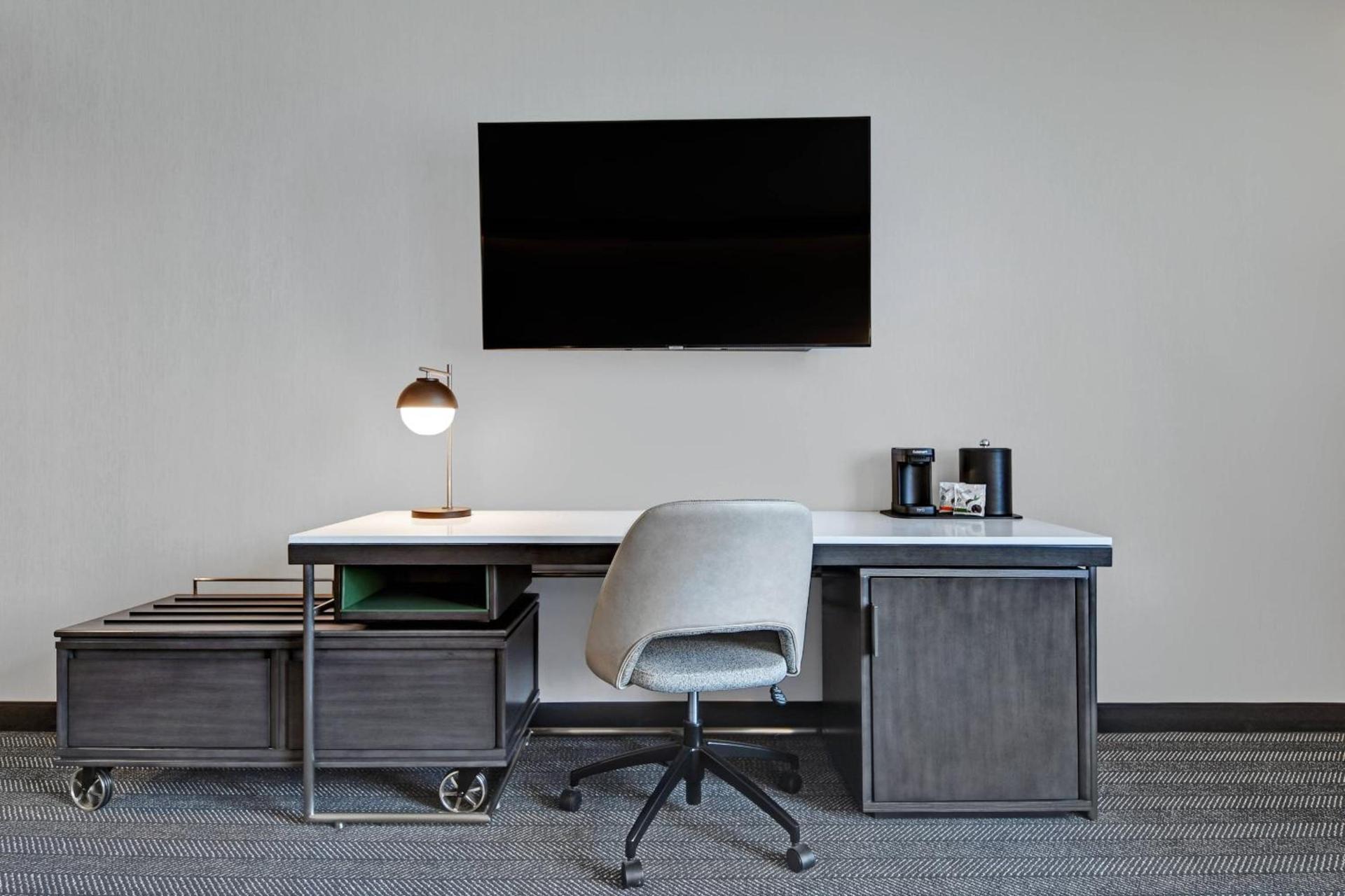 Courtyard by Marriott Manhattan Aggieville photo 16