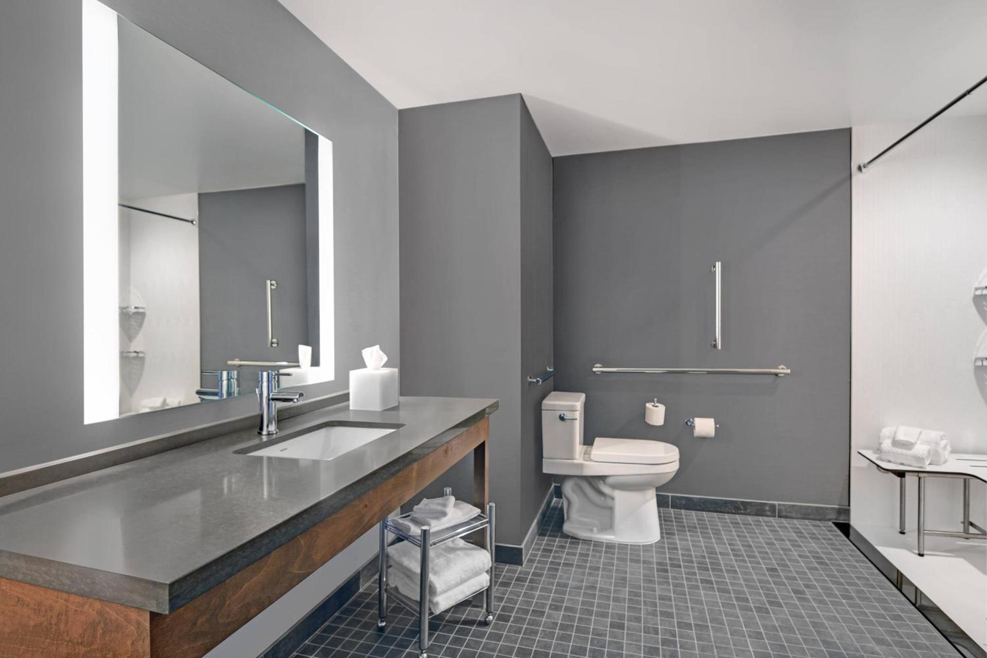 Courtyard by Marriott Manhattan Aggieville photo 21