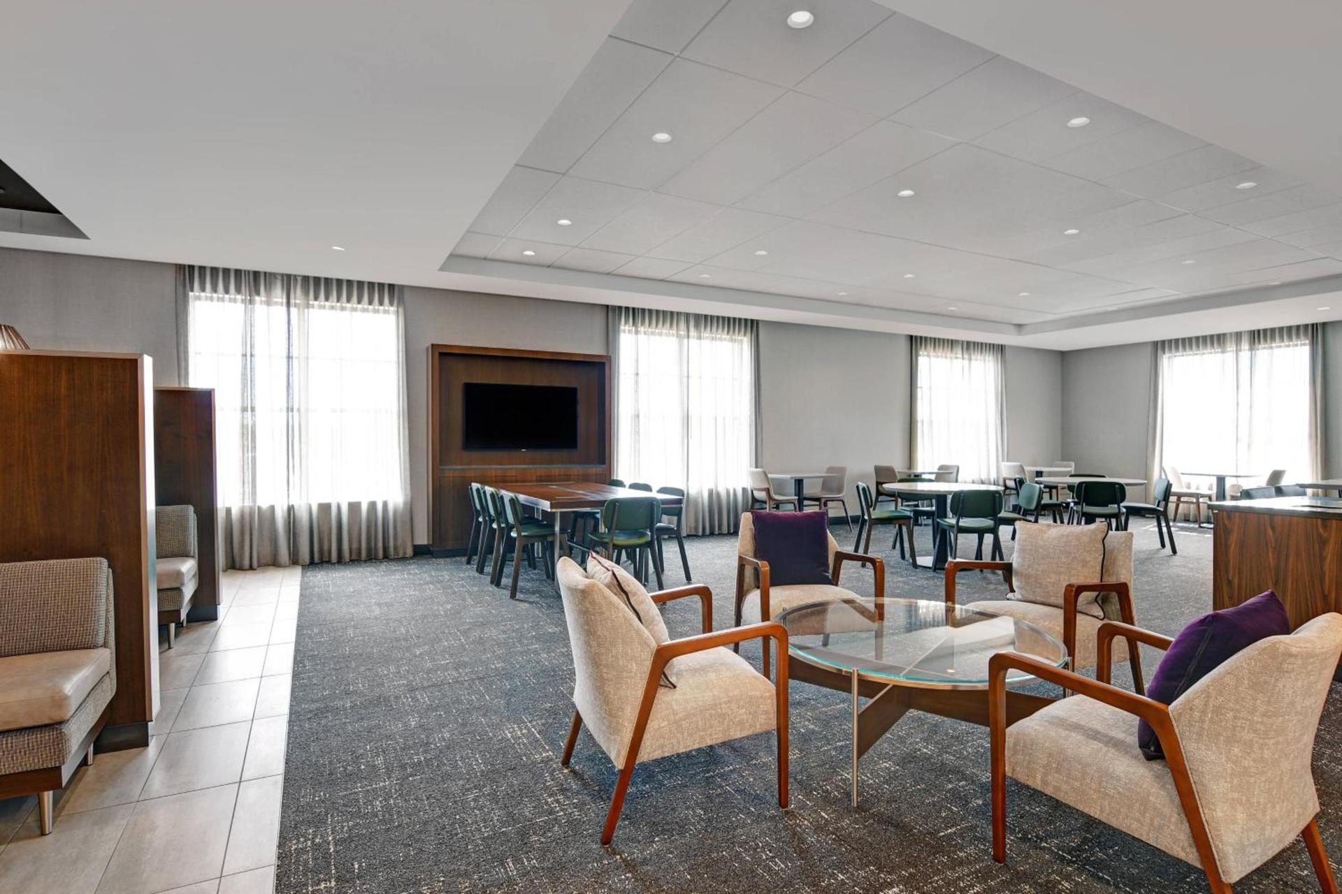 Courtyard by Marriott Manhattan Aggieville photo 31