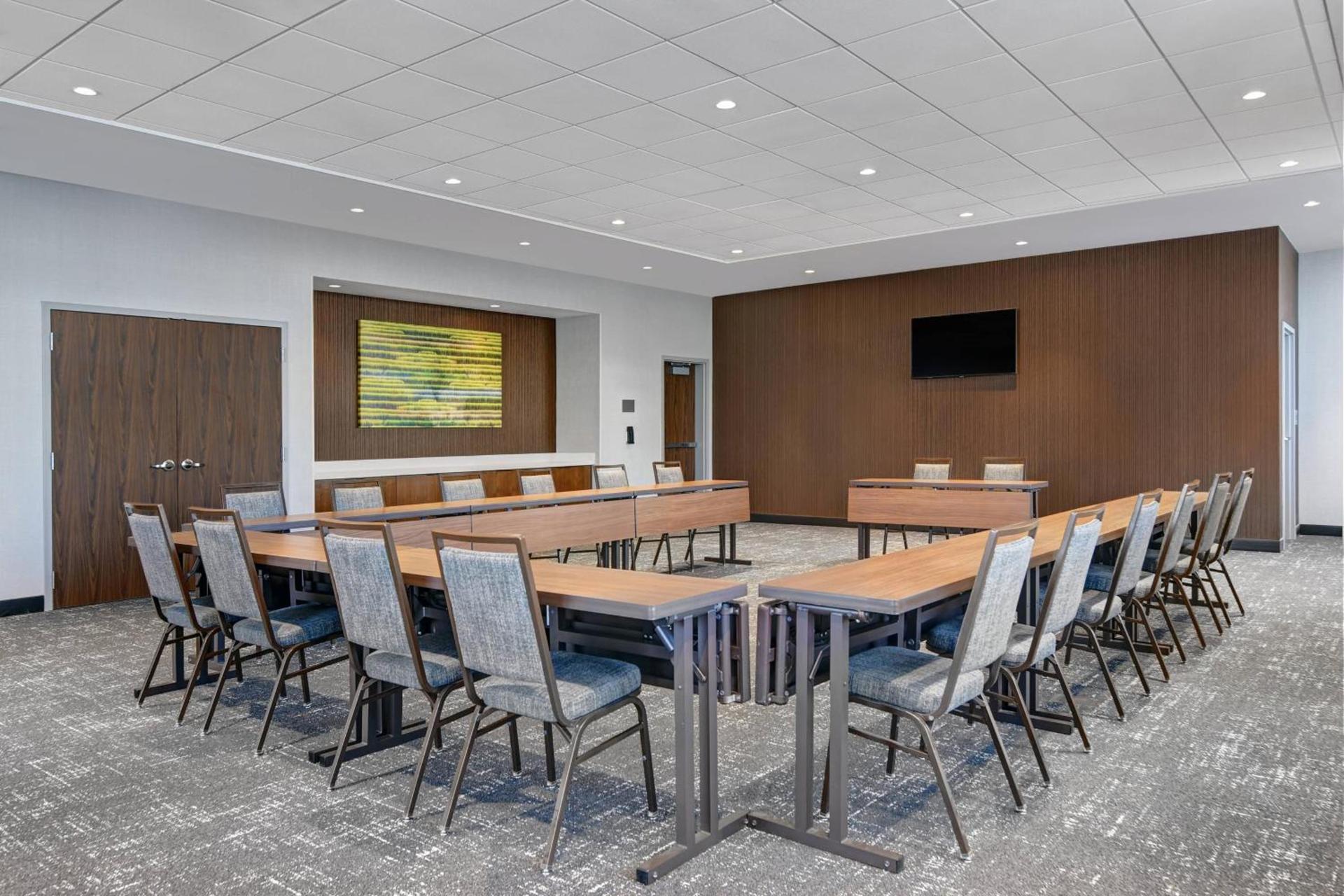 Courtyard by Marriott Manhattan Aggieville photo 43