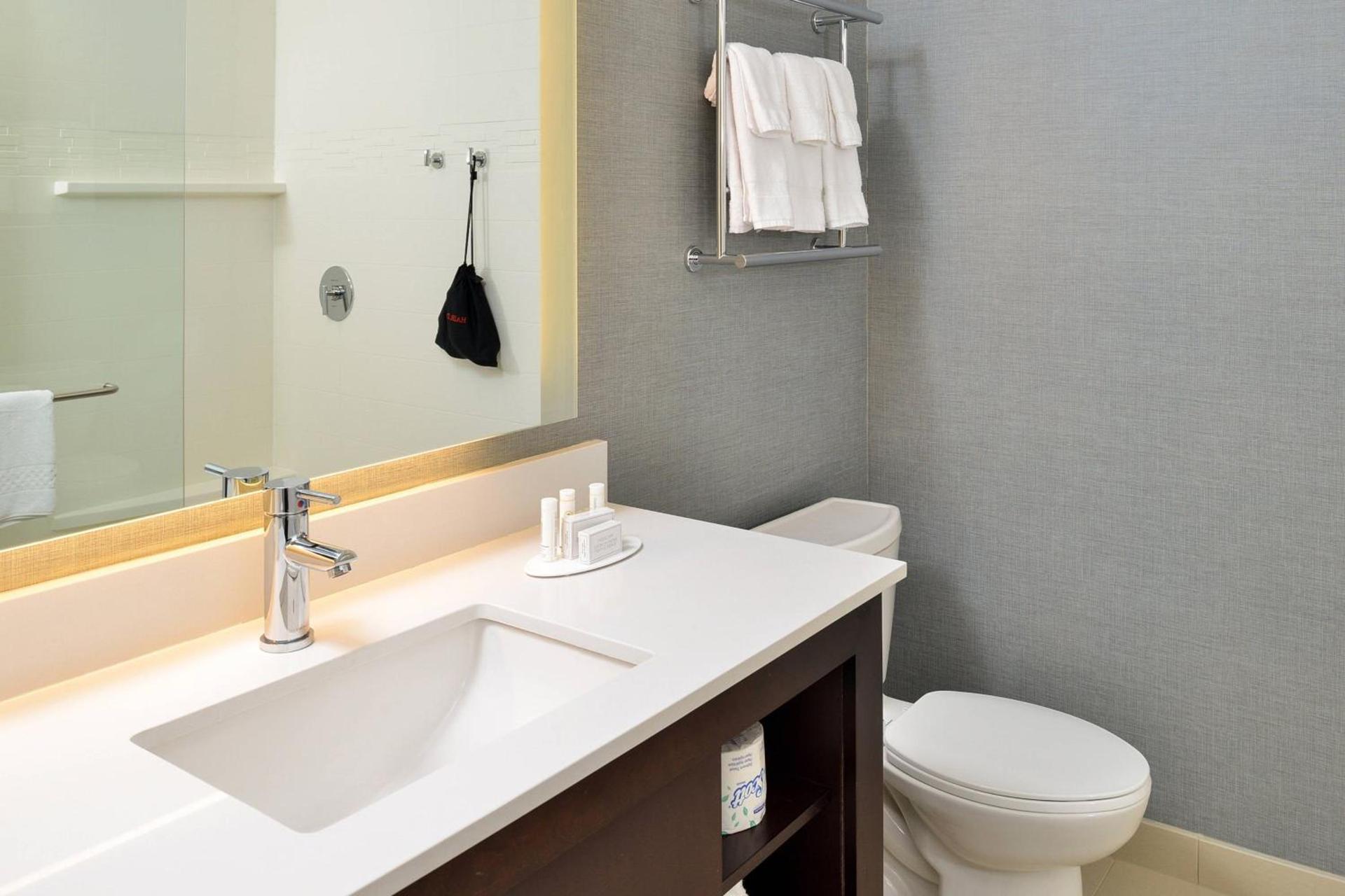 Residence Inn by Marriott Des Moines Downtown photo 12