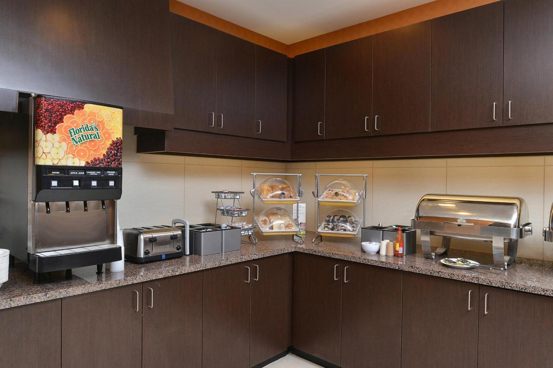 Residence Inn by Marriott Des Moines Downtown photo 21