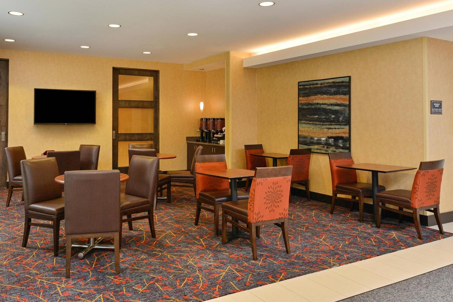 Residence Inn by Marriott Des Moines Downtown photo 20