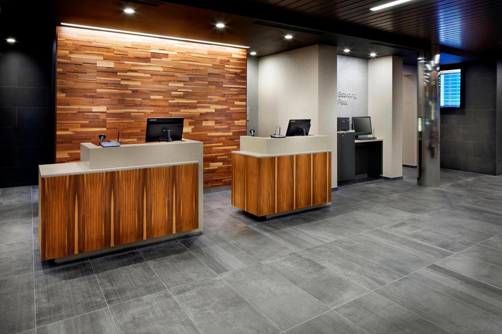Courtyard by Marriott Houston Intercontinental Airport photo 3