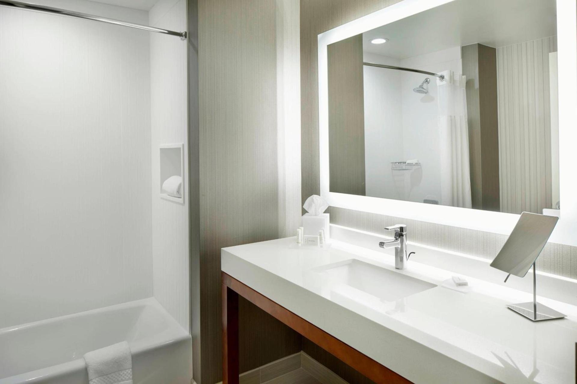 Courtyard by Marriott Houston Intercontinental Airport photo 14
