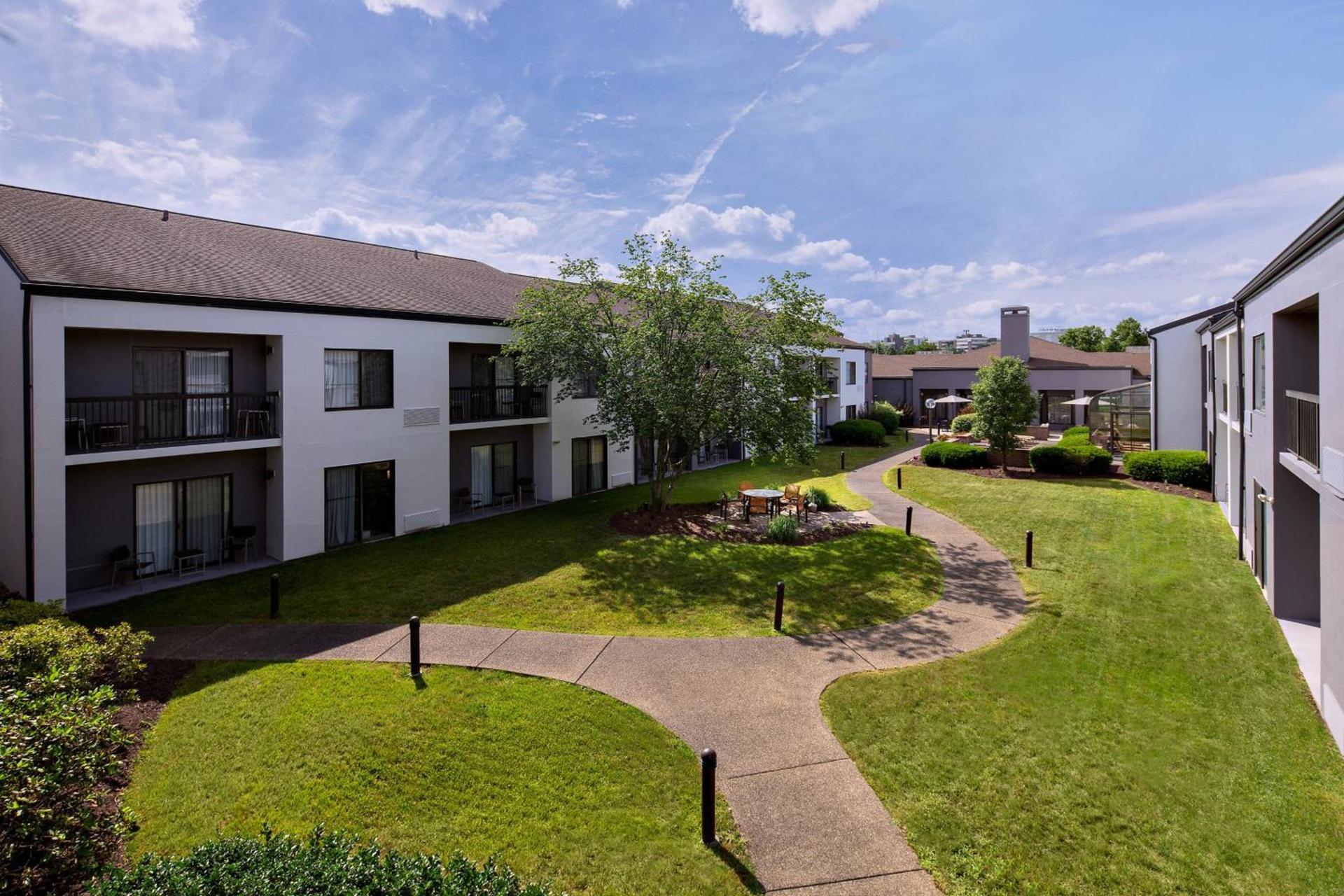 Courtyard by Marriott Pittsburgh Airport photo 3