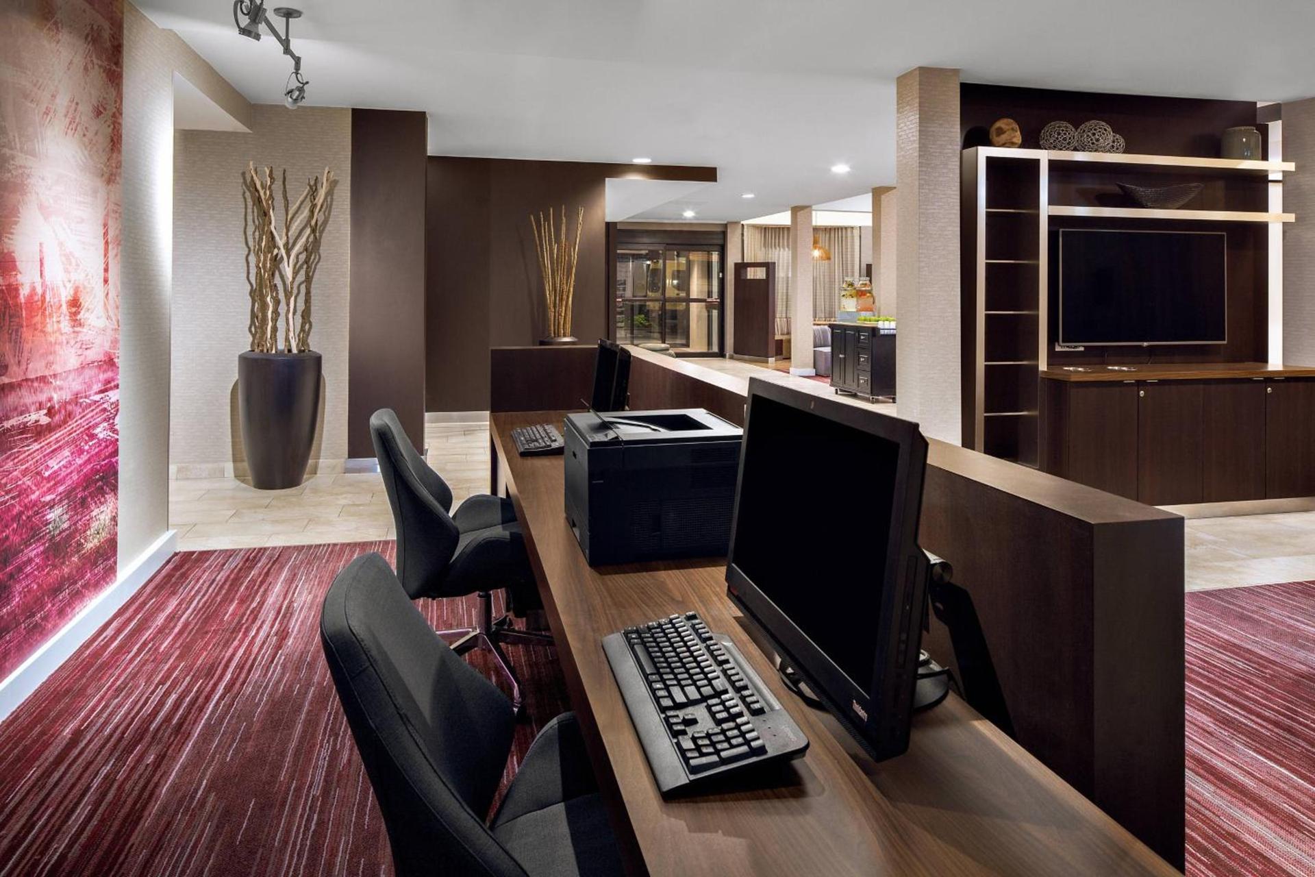 Courtyard by Marriott Pittsburgh Airport photo 13