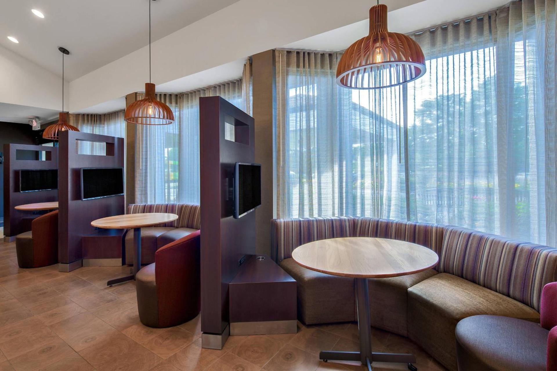Courtyard by Marriott Pittsburgh Airport photo 16