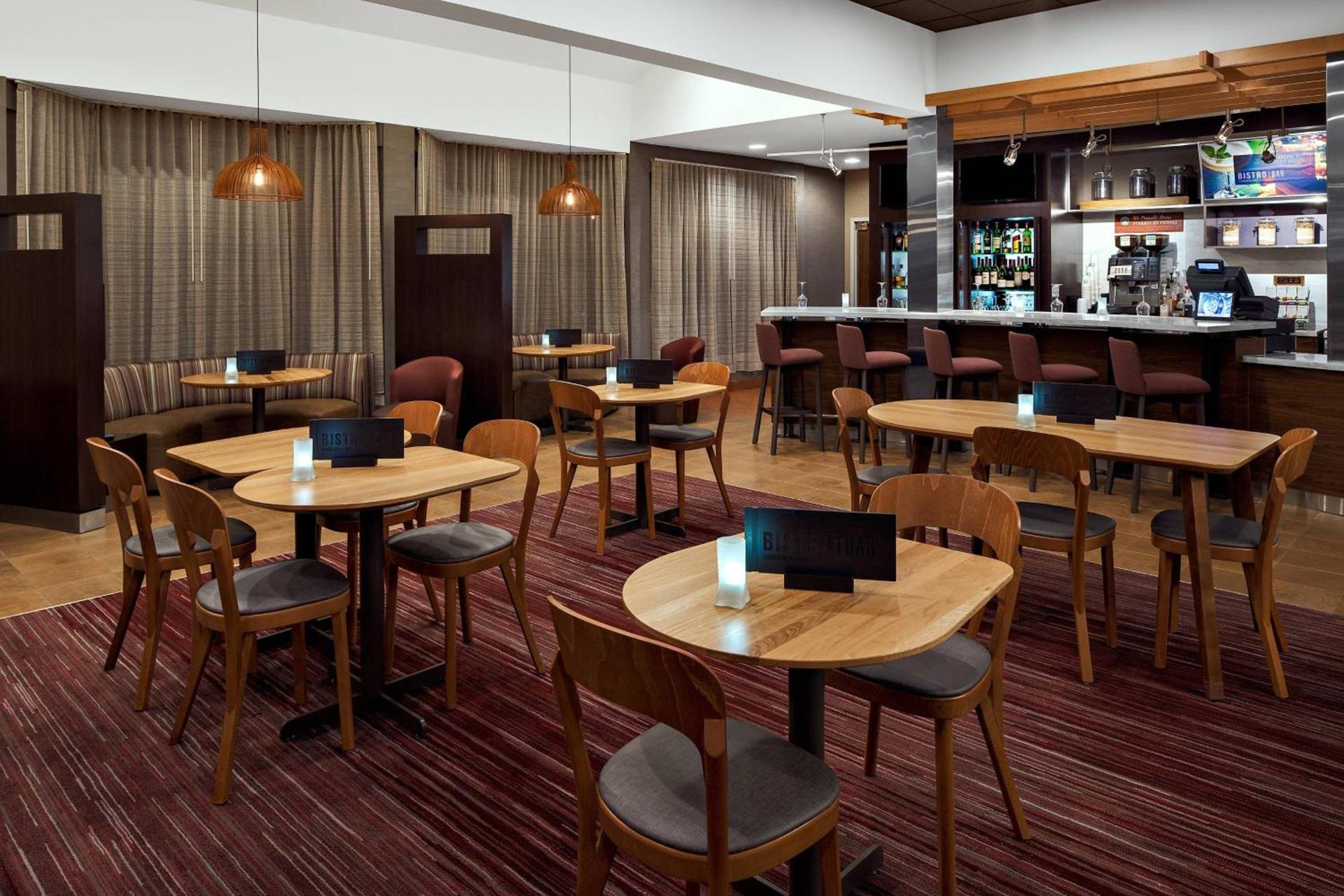 Courtyard by Marriott Pittsburgh Airport photo 21