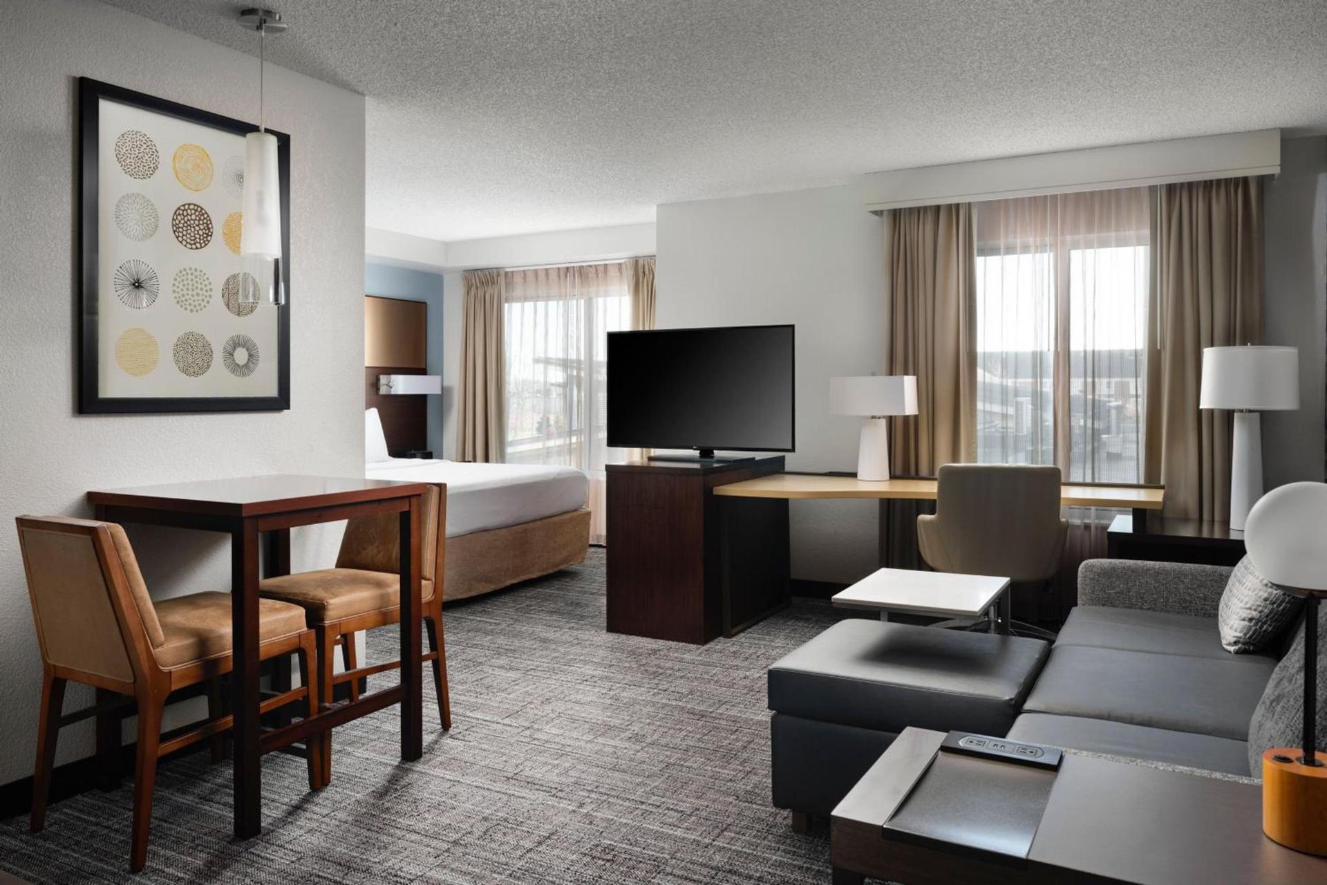 Residence Inn by Marriott Grand Rapids Airport photo 6