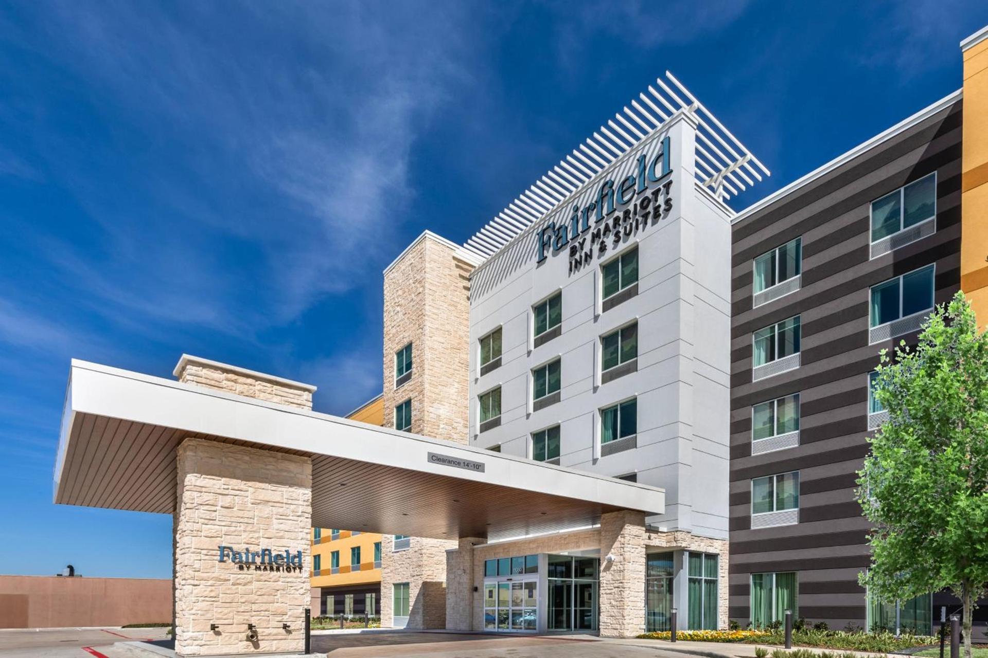 Fairfield Inn & Suites Houston Memorial City Area photo 2