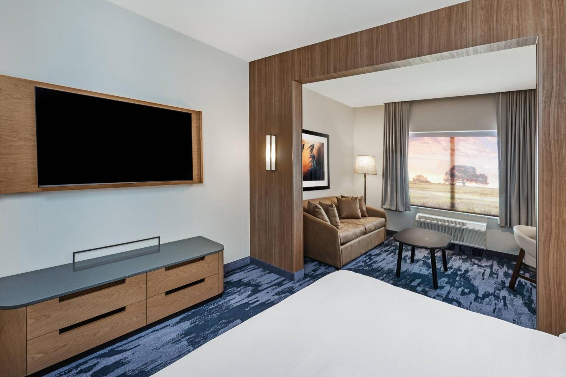 Fairfield Inn & Suites Houston Memorial City Area photo 16
