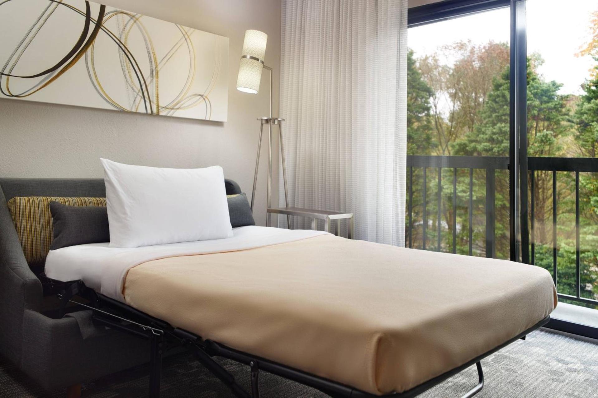 Courtyard by Marriott Raleigh Cary photo 6