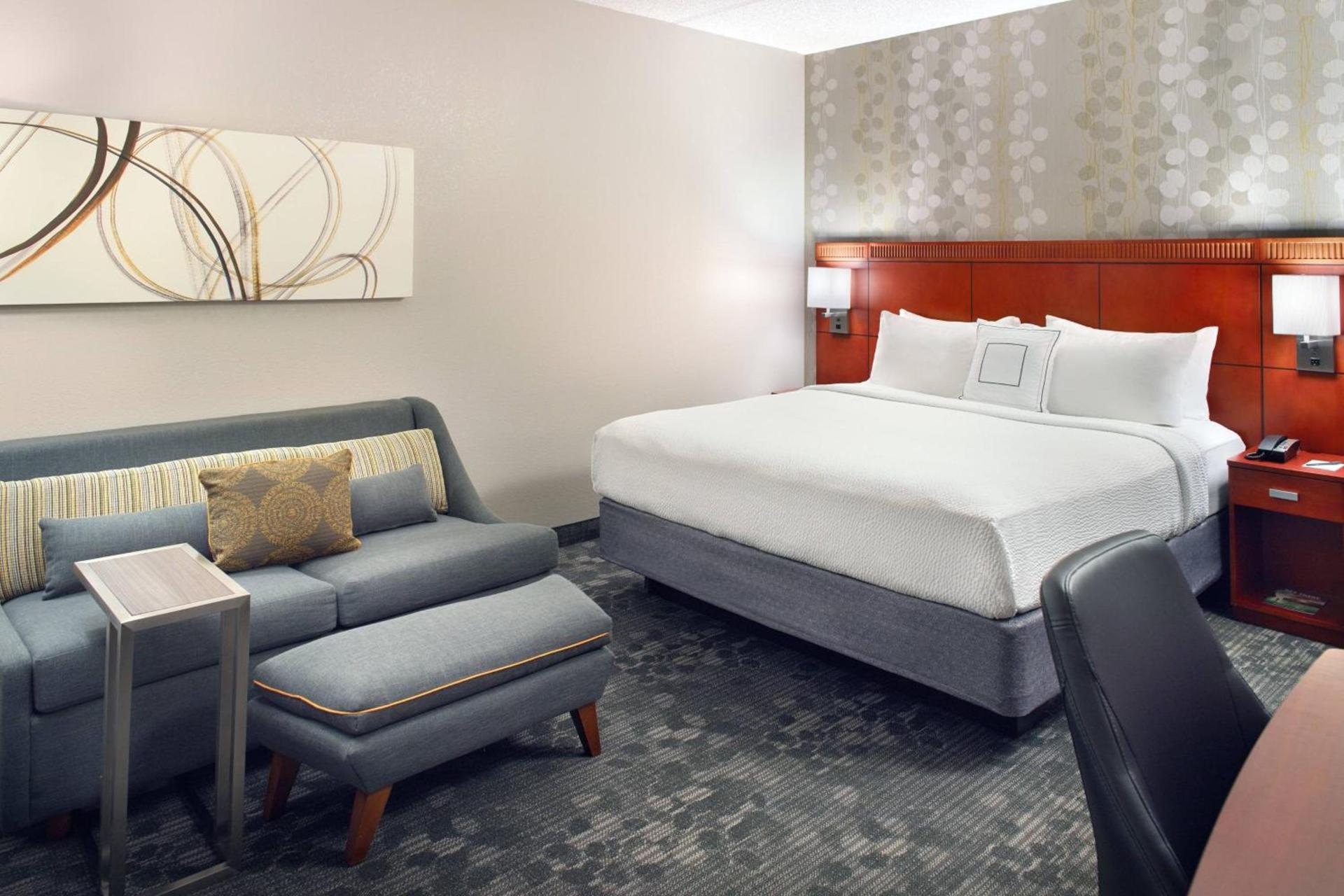 Courtyard by Marriott Raleigh Cary photo 5