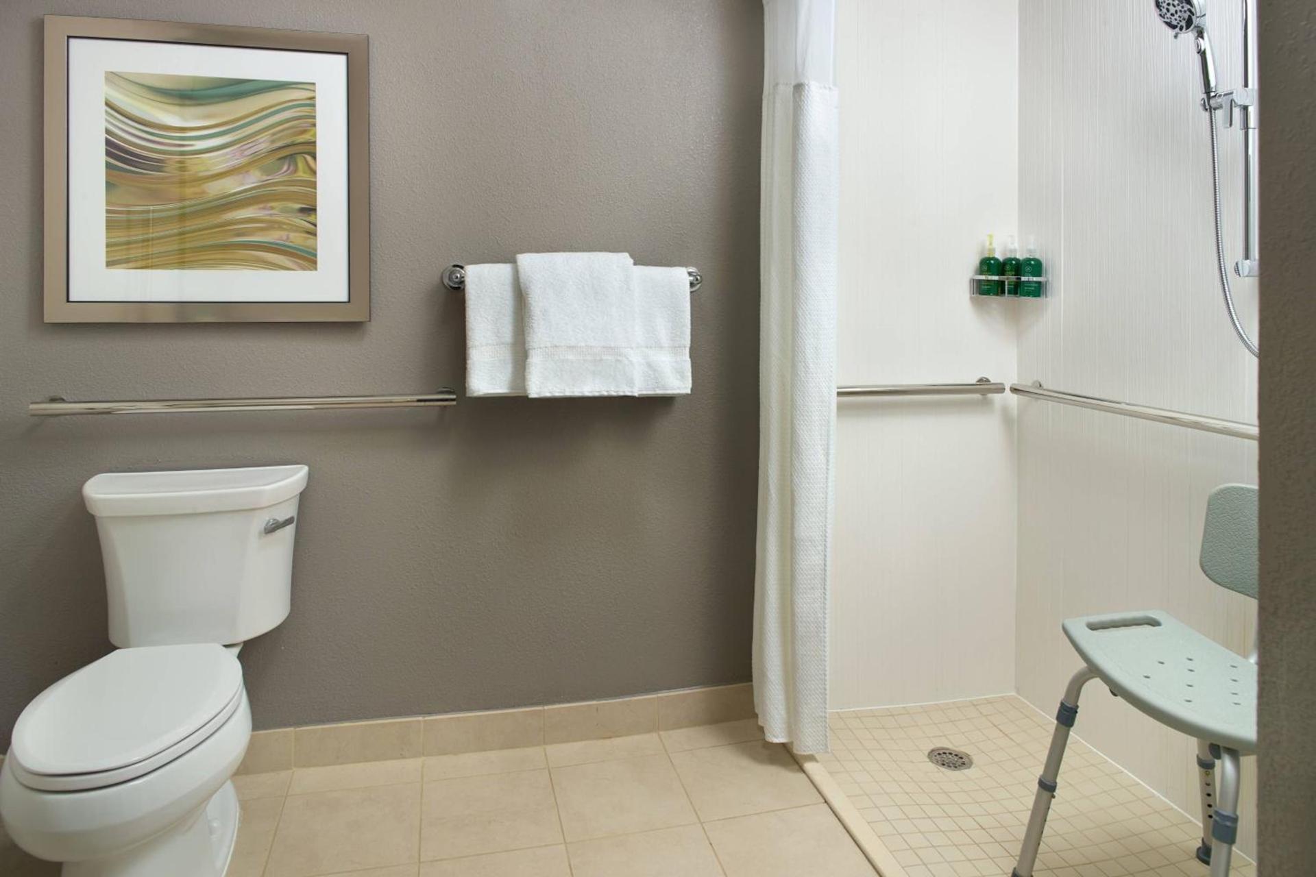 Courtyard by Marriott Raleigh Cary photo 11