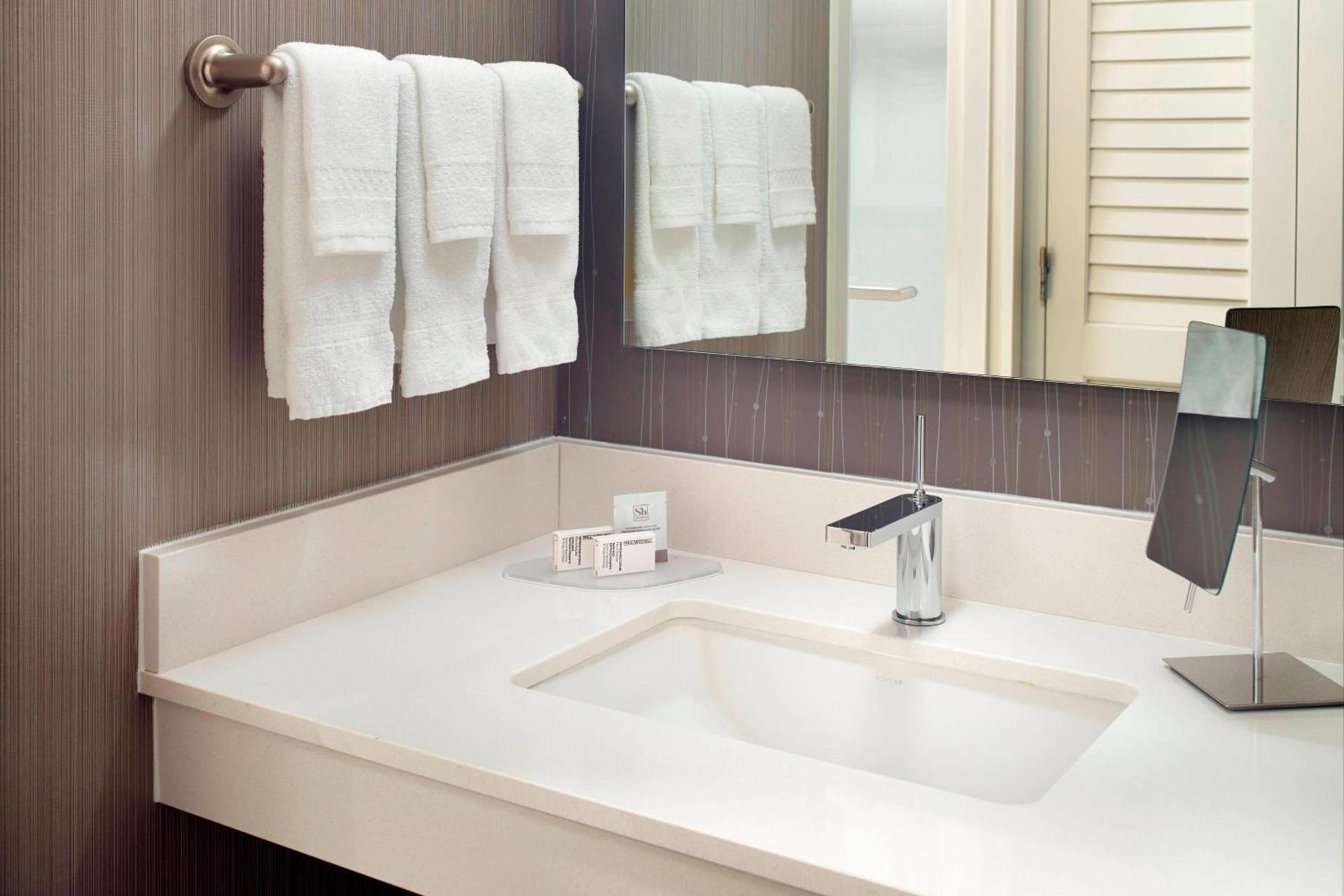 Courtyard by Marriott Raleigh Cary photo 8