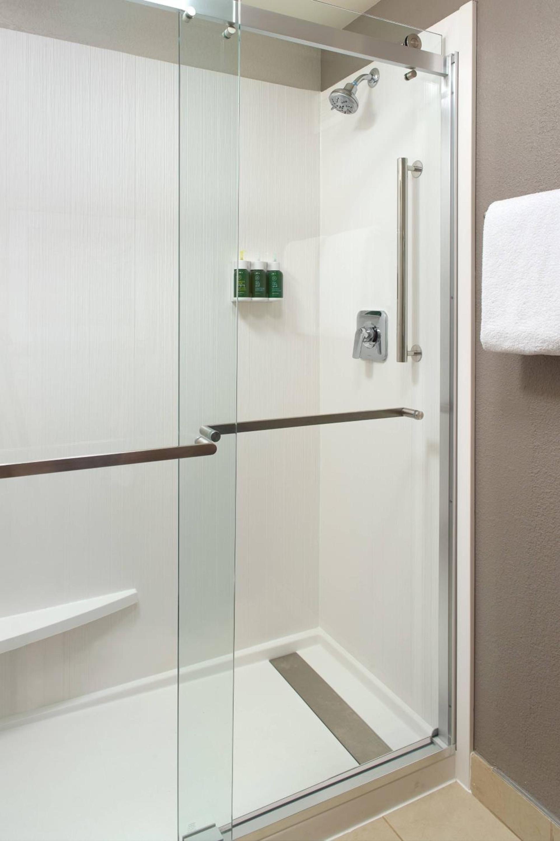 Courtyard by Marriott Raleigh Cary photo 10
